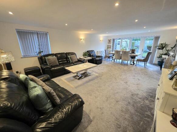 Open-plan Living/Dining Room