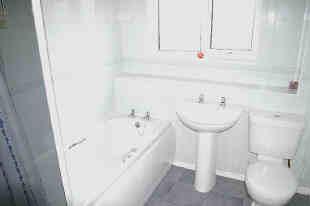 BATHROOM / W.C.