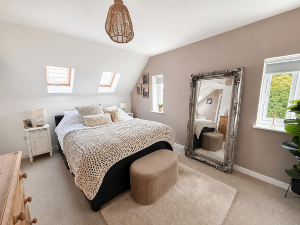 4 bed Town House for sale Image 12