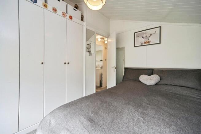 2 bed Park Home for sale Image 11