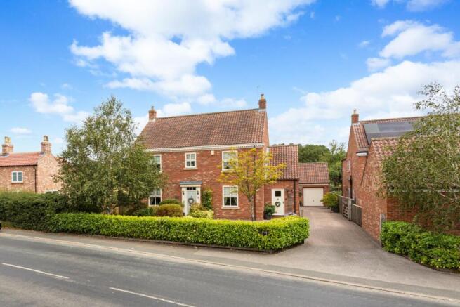 4 bed Detached for sale Image 4