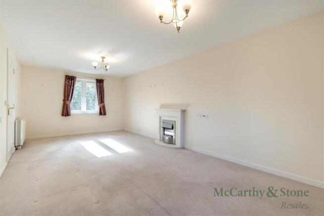 8705220-interior07.jpg