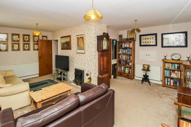 3 bed Semi-Detached Bungalow for sale Image 5