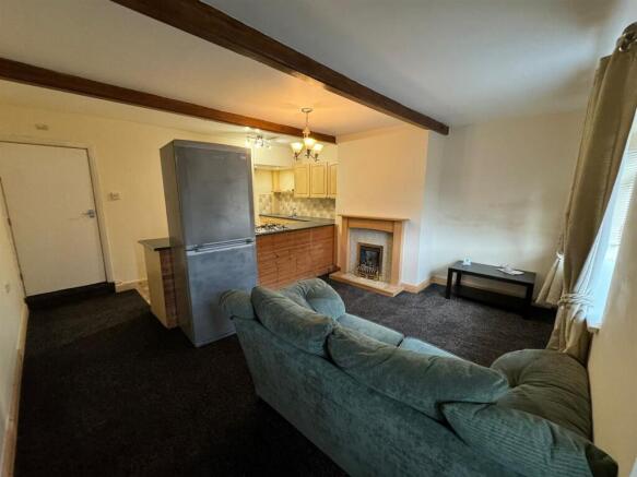 2 bed House to rent Image 4
