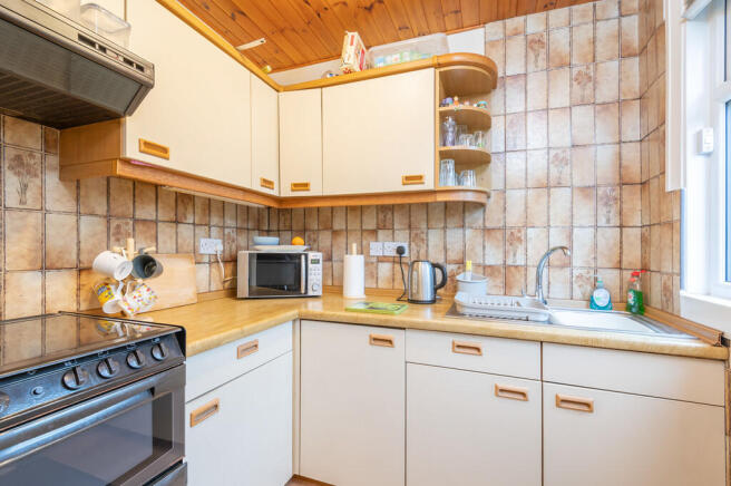 3 bed End of Terrace to rent Image 4