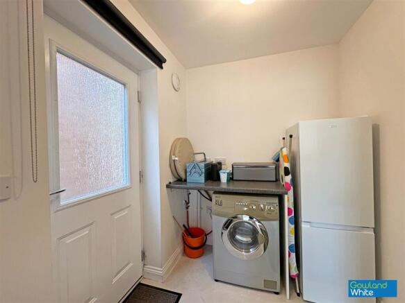 4 bed Detached for sale Image 8