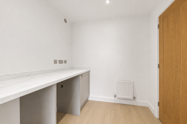 4 bed Detached for sale Image 5