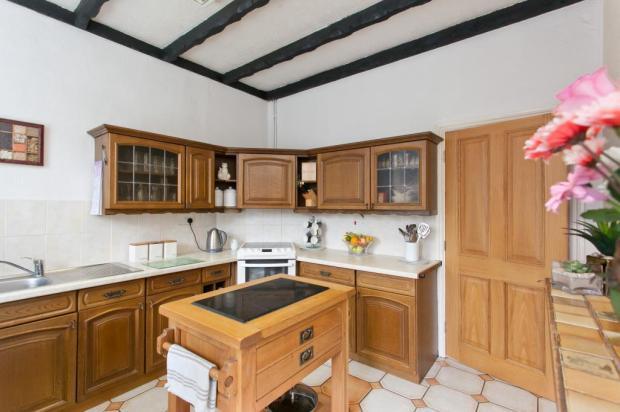 Character Kitchen