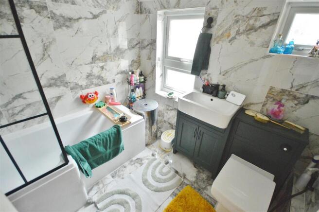 THREE PIECE BATHROOM SUITE