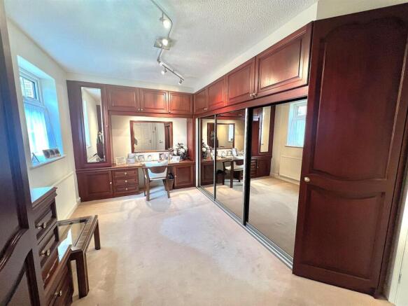 2 bed Apartment for sale Image 10