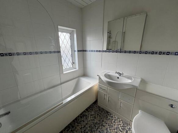 3 bed Semi-Detached for sale Image 10