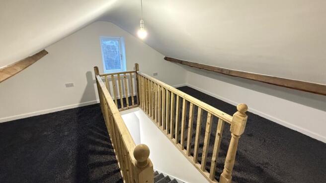 2 bed Terraced to rent Image 7