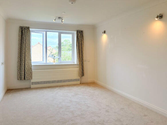 2 bed Retirement Property for sale Image 7