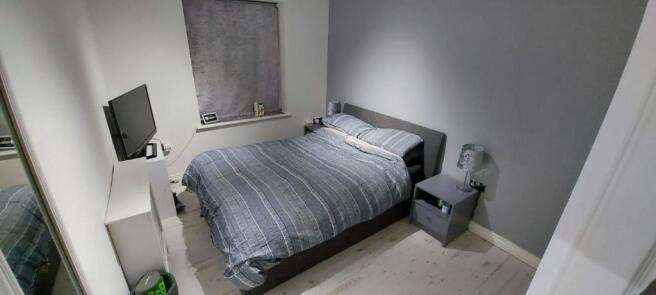 76_Stonemere_Drive_-_Bedroom_2.jpg
