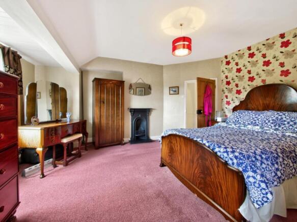 4 bed Terraced for sale Image 9