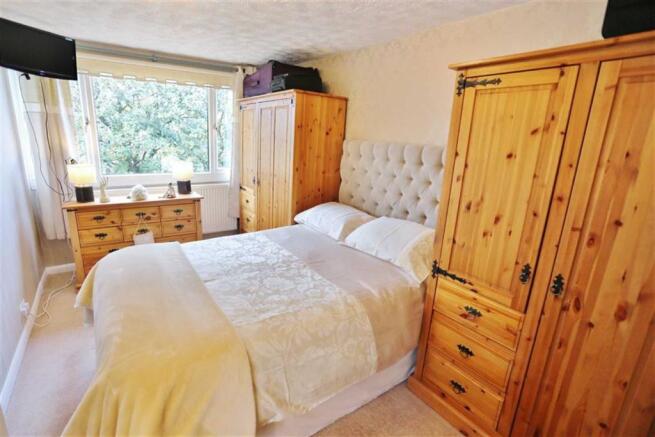 BEDROOM 1 (FRONT)