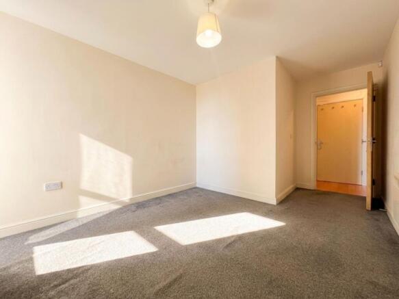 2 bed Apartment for sale Image 8