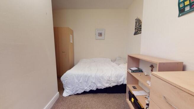 4 bed Terraced to rent Image 8