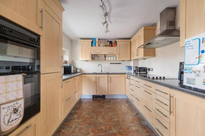 2 bed Apartment for sale Image 8