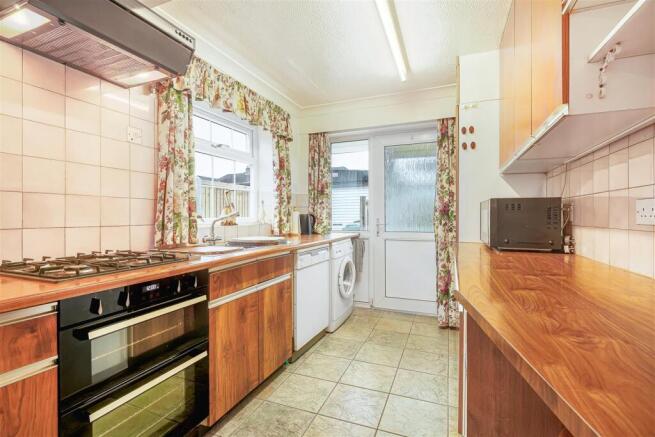 3 bed Semi-Detached for sale Image 8