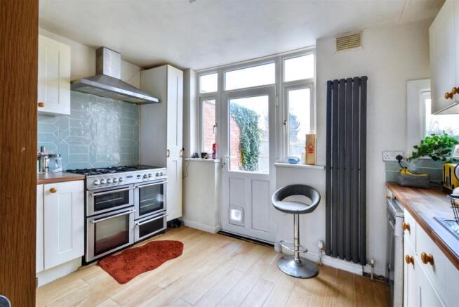 Kitchen_2.jpeg