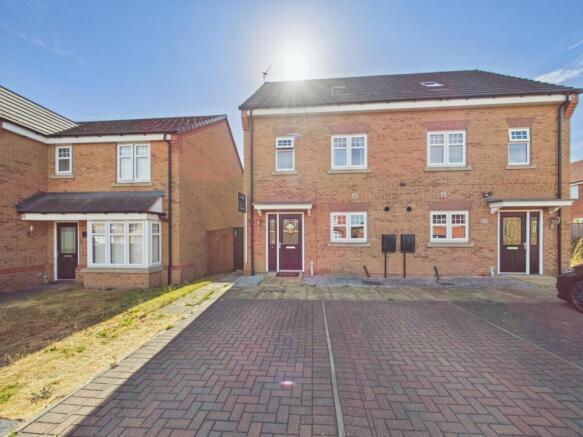 3 bed Semi-Detached for sale in pontefract