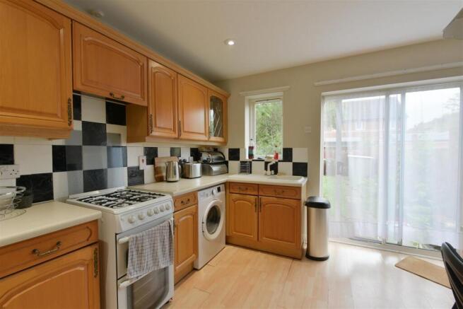 2 bed Town House to rent Image 3
