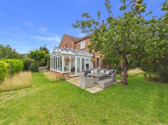 4 bed Detached for sale Image 11