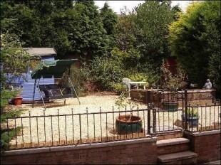 Split level rear gdn