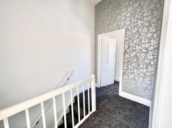 2 bed Terraced to rent Image 7