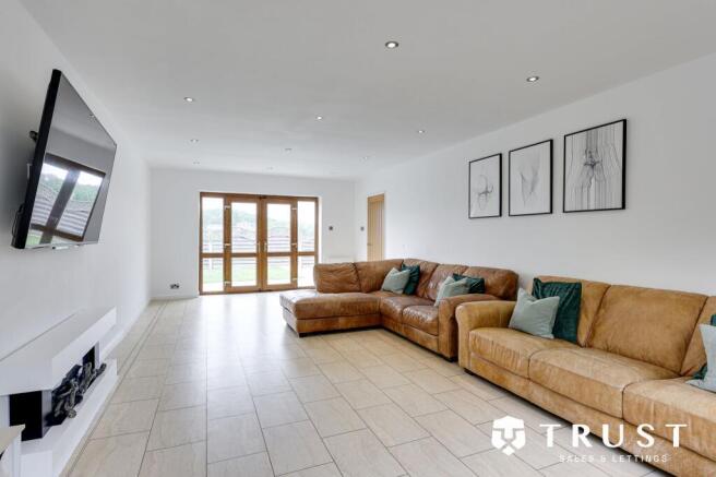 3 bed Detached for sale Image 4