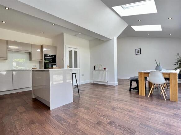 Dining kitchen