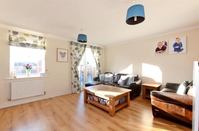 Living room 3.jpg