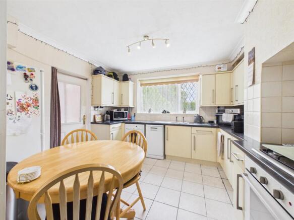 Kitchen:
