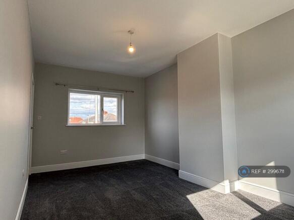 3 bed Terraced to rent Image 8