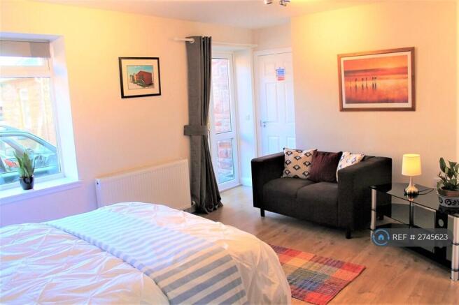 Ensuite Room 6