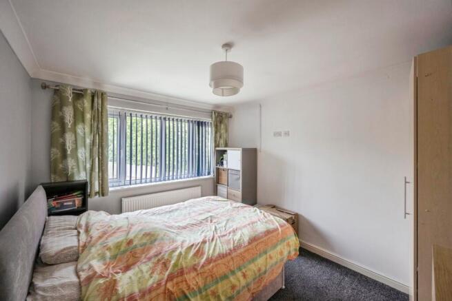 4 bed Semi-Detached for sale Image 11