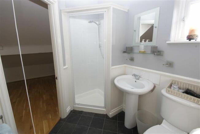 EN SUITE SHOWER ROOM