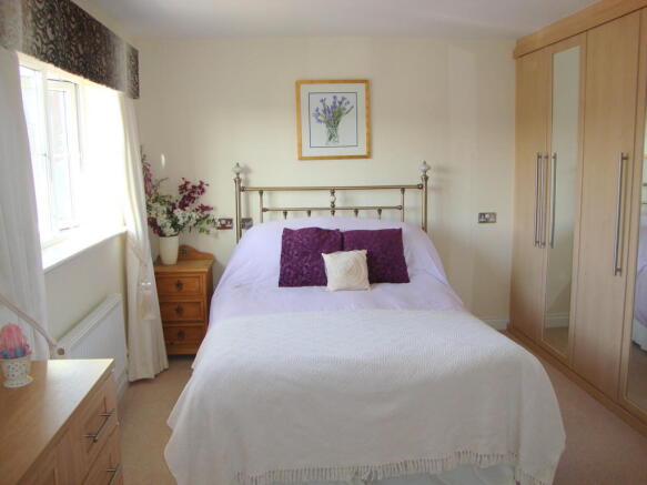 Bedroom 1 (+ ensuite)