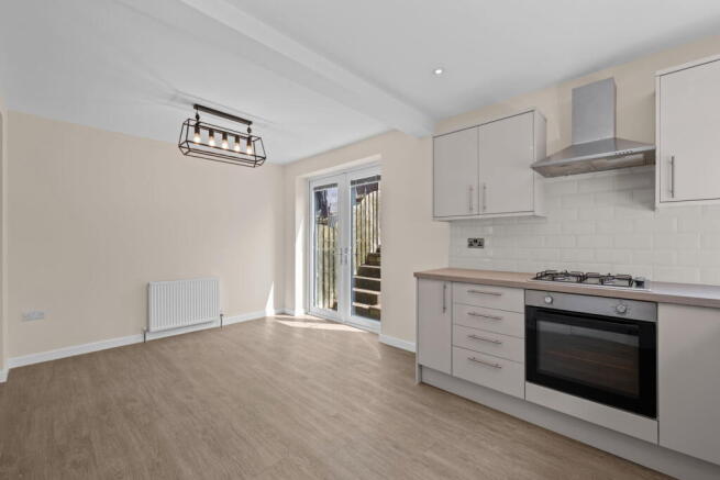3 bed Semi-Detached for sale Image 4