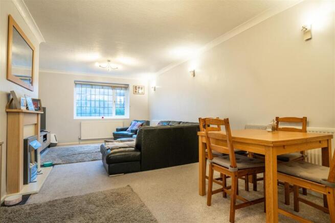 3 bed Semi-Detached for sale Image 4