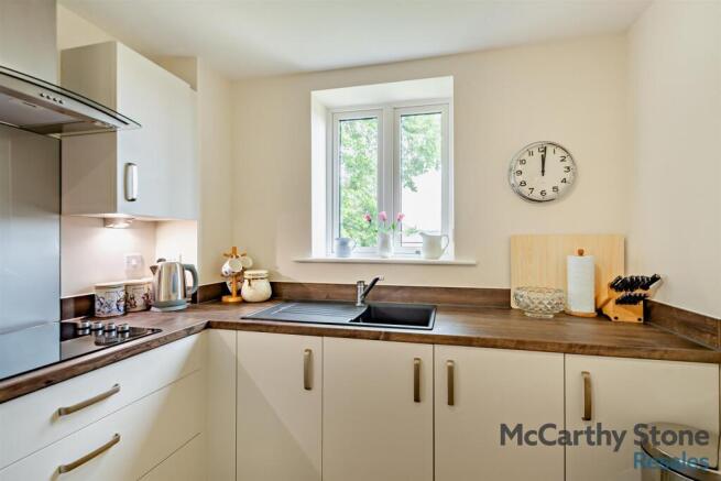 2 bed Apartment for sale Image 7