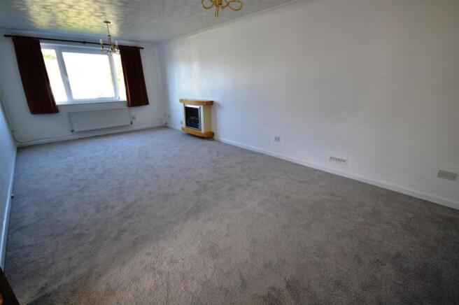 Lounge / Dining Room