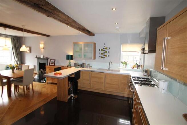L-shaped Kitchen / D