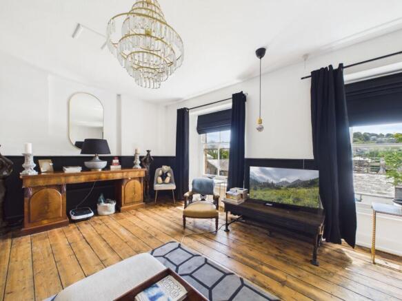 Living Room / Bedroom One