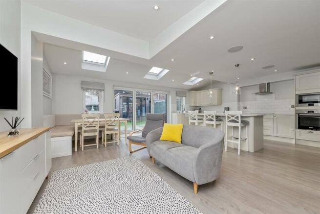 3HousefieldWay-43.jpg