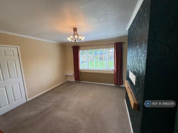 3 bed Semi-Detached to rent Image 4