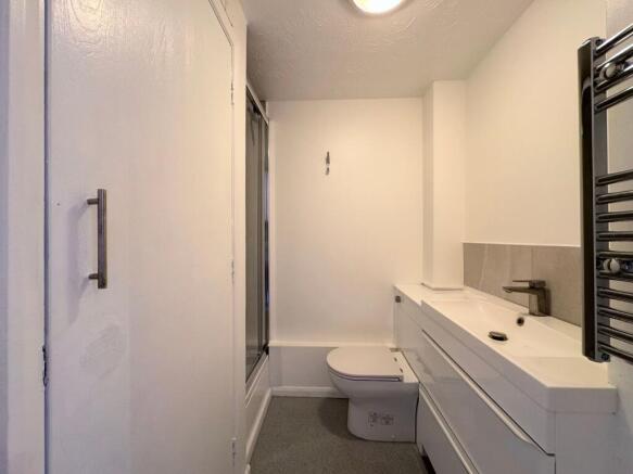 Pavilion Way, Edgware, HA8 photo 4