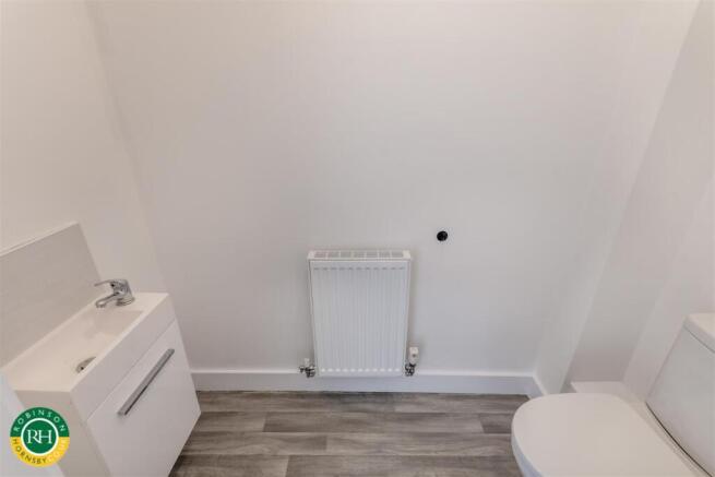 3 bed House for sale Image 5