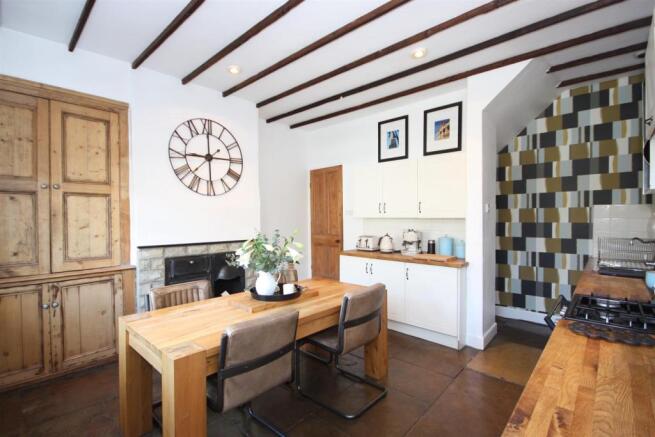 KITCHEN DINER